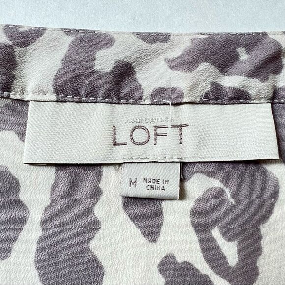 Loft Cream And Greig Leopard Print Elastic Bottom Short Sleeve Blouse Size M - Picture 9 of 10